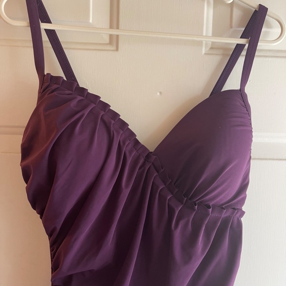 LANDS’ END Underwire One Piece Swimsuit size 8 - Picture 4 of 9